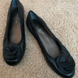 Black dress shoes